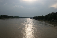 Donau mit Sonnenglitzer